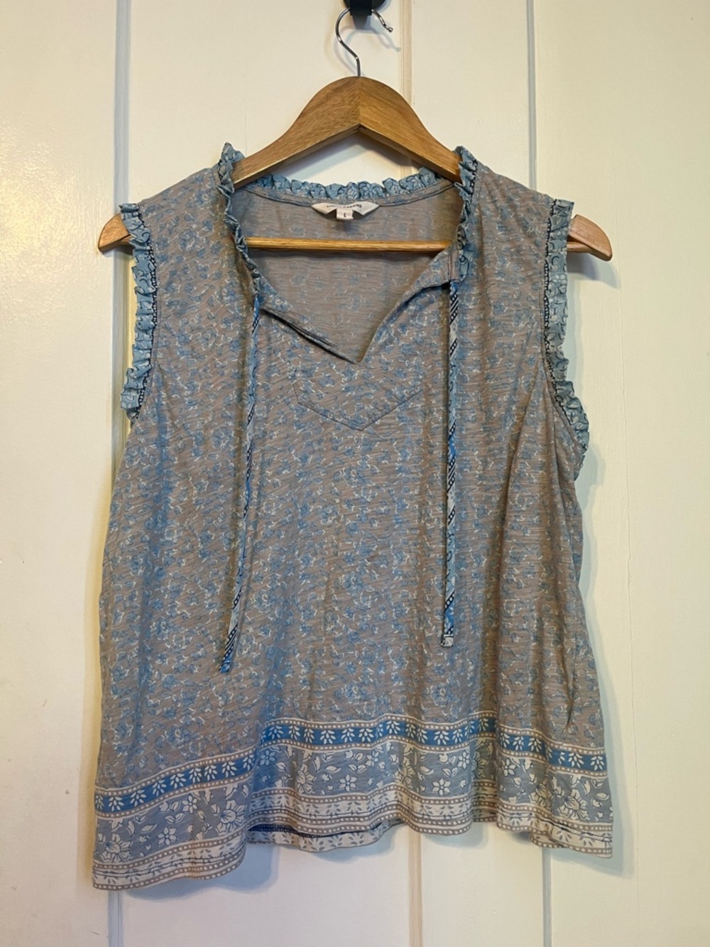 Lucky BrandSleeveless Blue Floral Tie-Neck Top